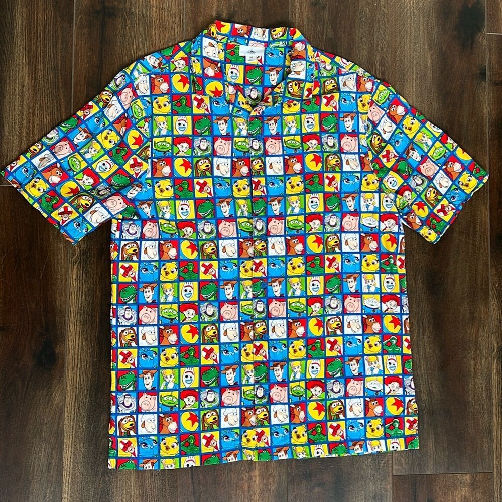 Disney Parks Pixar Toy Story 4 Men's Button Down Camp Hawaiian Shirt Size Medium